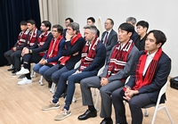 [포토]모레노 감독과 함께 하는 코칭스태프들