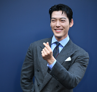 [포토] 김우빈 ‘러블리 손하트’