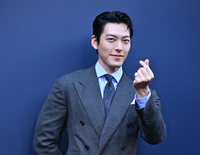 [포토] 김우빈 ‘귀여운 손하트’