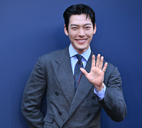 [포토] 김우빈 ‘행복한 새신랑’