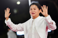 “쉰다더니 홈쇼핑?”…김신영, 라디오 휴식기 무색케 한 홈쇼핑 출연에 ‘갸웃’