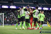 전북, 일본 강호 가시와 2-1 격파…ACL2 서울은 반둥에 패배