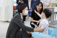 추미애, ‘여주천사들의집’ 찾아...추석 24시간 돌봄 종사자들 격려