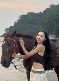 “이게 실화?”… 이솔이, 코타키나발루 해변서 포착된 ‘이 모습’에 “심장 울렁”