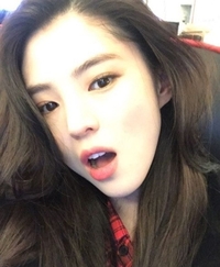 “입 열수록 손해” 한소희…‘가는데 순서없어’ 급사과에도 댓글은 싸늘