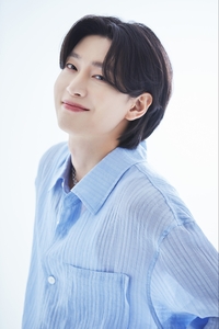 김용빈, 1년 2개월 만의 신곡 ‘당신뿐입니다’ 오늘(21일) 발매…“한 사람에게 바치는 사랑의 노래”