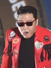 매니저 시켜 수면제 대리 수령, 싸이 벌금 500만원 약식명령