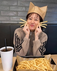 ‘이렇게 귀여울 수가’...장윤정, 완벽한 ‘감튀 고양이’ 변신