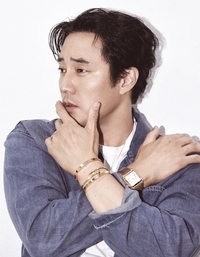 소지섭, ‘B컷’ 공개하며 “해피 추석”…사진마다 다른 매력