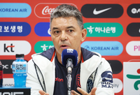 에콰도르 감독 “후반 체력 떨어져…한국 기세에 말렸다”[현장 인터뷰]