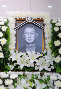 故 전유성, 오늘(25일) 1주기…한국 코미디의 길 넓힌 ‘영원한 스승’