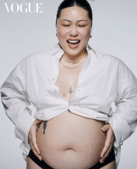 백진경, 106kg 만삭 D라인 공개…‘세 자리 몸무게’로 파격 보그 화보