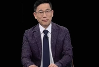 “번데기 아이큐 수준 음모론… 배우들 X 밟았다” 진중권, ‘암살자들’ 맹비판