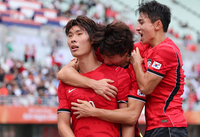 ‘캡틴’ 엄지성 오른발 택배 ‘크로스’→배준호 헤더 역전골…‘대위기’ 넘긴 이민성호 중국 2-1 ‘역전’[SS오사카in]