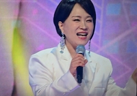 김정연으로 진행하고 홍단비로 노래했다…‘3人3色’ 관통한 두 얼굴