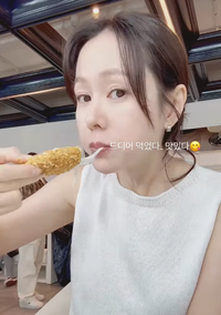 국민 첫사랑인데 ‘진짜 깼다’…손예진 ‘쩝쩝 먹방’에 “우리가 중국인 보는 느낌”