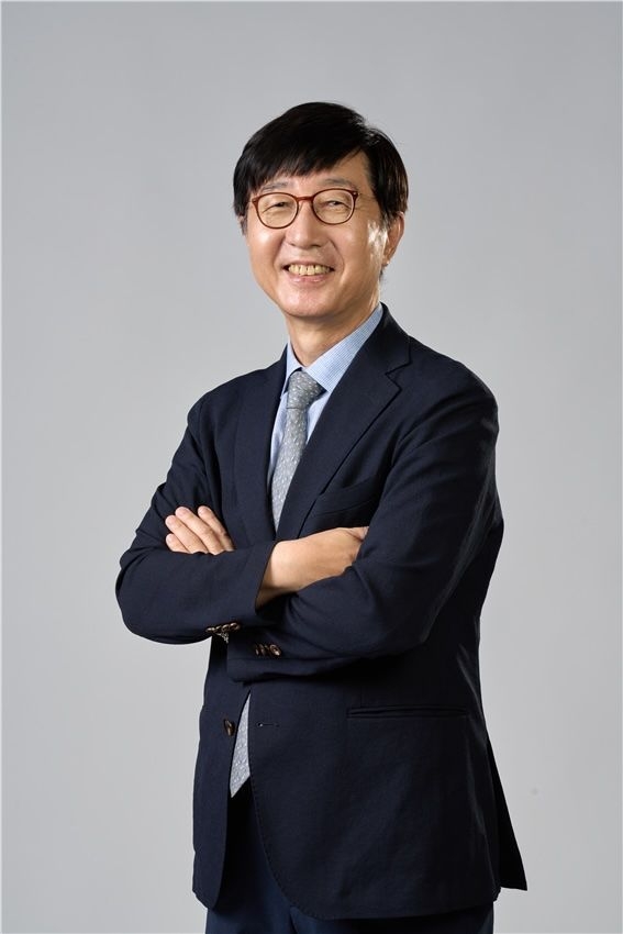 韓 첫 과학상 숙원 풀까…‘페로브스카이트’ 박남규에 쏠린 눈