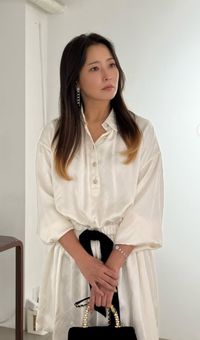 ‘미술관에 작품이 하나 더’…50세 김희선, 30년 넘게 ‘박제된 미모’