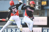 외쳐 최강 김도영! 9회 2사 후 역전 스리런포 쾅! ‘승승승’ KIA 이범호 감독 “왜 슈퍼스타인지 증명한 경기” [SS잠실in]