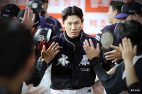 HEY 레이예스, 끝까지 가보자고! ‘최원준 201안타→승승승승승승승’ KT, 키움에 10-1 대승 [SS고척in]