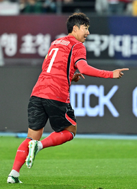 [포토]선제골에 기뻐하는 손흥민