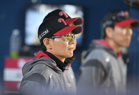 “꼭 승리하고 팬들께 인사하고 싶었다” 염경엽 감독, 잠실 최종전 이겼다…“임찬규 최다승 축하” [SS잠실in]
