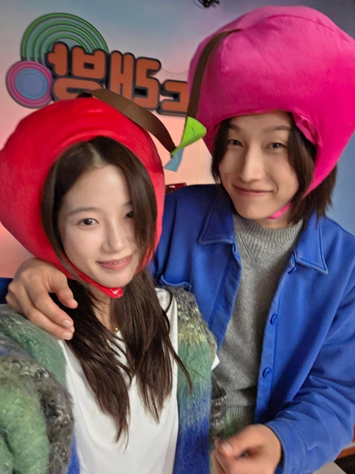 “연경 언니 옆 완전 조그맣네” 카즈하, ‘기안장2’ 추억 사진 직접 공개