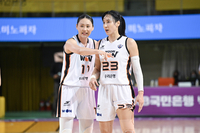 강이슬? 친정팀 상대로 끄덕 없습니다! ‘결승 진출’ 우리은행, KB에 65-63 승리 [SS청주in]