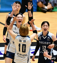 뉴페이스 아쿼 마미 10득점 인상적 데뷔전…도로공사, GS칼텍스에 3-1 승리 첫 승 신고[현장리뷰]