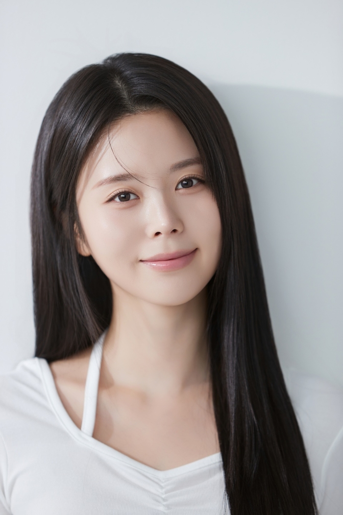 ‘다시 만난 너’ 김누리, 8년 만에 이름까지 바꿨다…‘하윤하’로 조성하·조현재와 한솥밥
