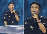 “피부 어떻게 된 거야?” 74세 이수만, ‘뱀파이어설’ 나올 만한 비주얼에 깜짝