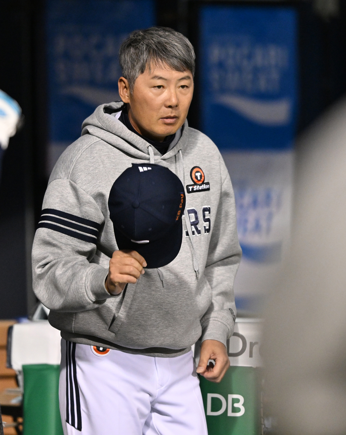 “창피하게 진 경기” 김원형 감독 ‘조용한 분노’…“선수들 수고했다” 했지만… [WC1]