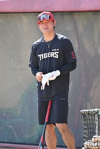 [포토]KIA 김도영, 미소 띤 얼굴로