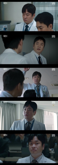 ‘닥터X: 하얀 마피아의 시대’ 이성욱, 병동 뒤흔든 다크호스