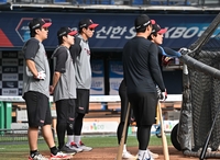[포토]벼랑 끝 준PO 차전 준비하는 LG