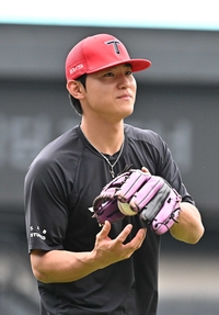 [포토]몸 푸는 KIA 김도영