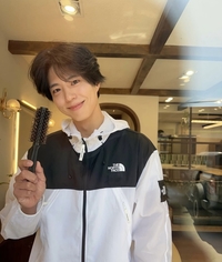 박보검, 미용사 자격증까지 땄다…‘보검 매직컬2’ 11월 컴백, 고경표 합류