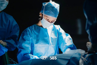 46년간 머리에 박힌 총알…日원작 ‘닥터X’ 한국판, 5·18 선택의 무게 [배우근의 롤리팝]