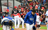 [포토] PO1차전 승리한 KIA, KS 진출 확률 77.1% 챙겼다