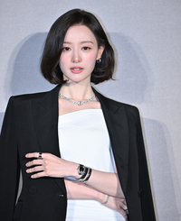 [포토] 김지원 ‘병원 대신 명품 행사장’