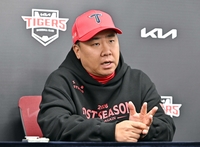 [포토]플레이오프 3차전 앞둔 KIA 이범호 감독