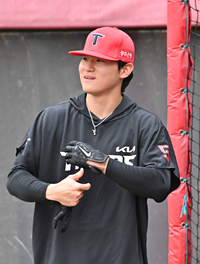 [포토]타격 훈련 준비하는 KIA 김도영