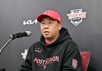 [포토]KIA 이범호 감독, “양현종은 불펜 대기”