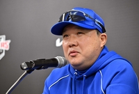 [포토]4차전에 앞서 인터뷰 하는 삼성 박진만 감독