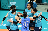 압도적인 삼각 편대의 힘과 김지원의 안정적 운영…GS칼텍스, 도로공사 3-0 완파하며 ‘최고의 출발’