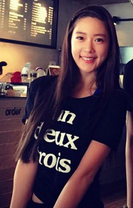 클라라, 카페서 근황 포착…마음 고생 심했나? '통통해진 볼'