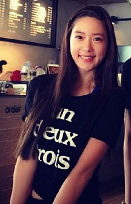 클라라, 청순한 근황 포착…'볼륨 몸매는 여전'