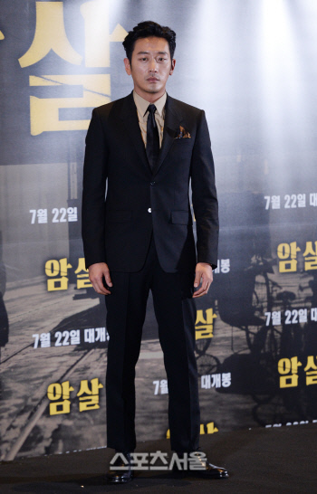 [SS포토] \'암살\' 하정우, 여성팬들 늘겠죠?