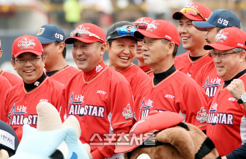 [SS포토]야구올스타 김성근, 김기태 감독은 특이해