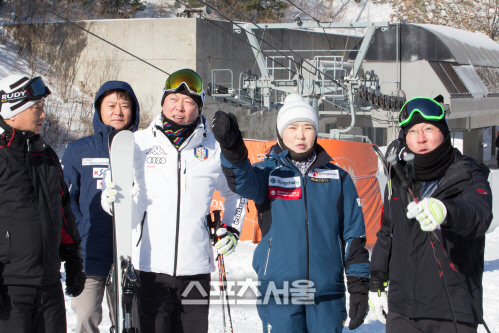 신동빈 회장, 평창동계올림픽 스키코스 현장 점검 사진